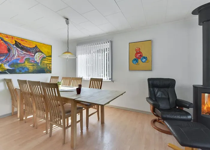 Sylvie - 1-5km From The Sea By Interhome