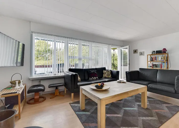 Sylvie - 1-5km From The Sea By Interhome *